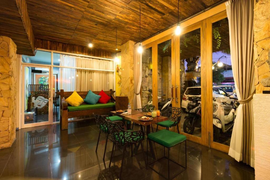 Hadi Poetra Hotel Kuta Lombok Esterno foto
