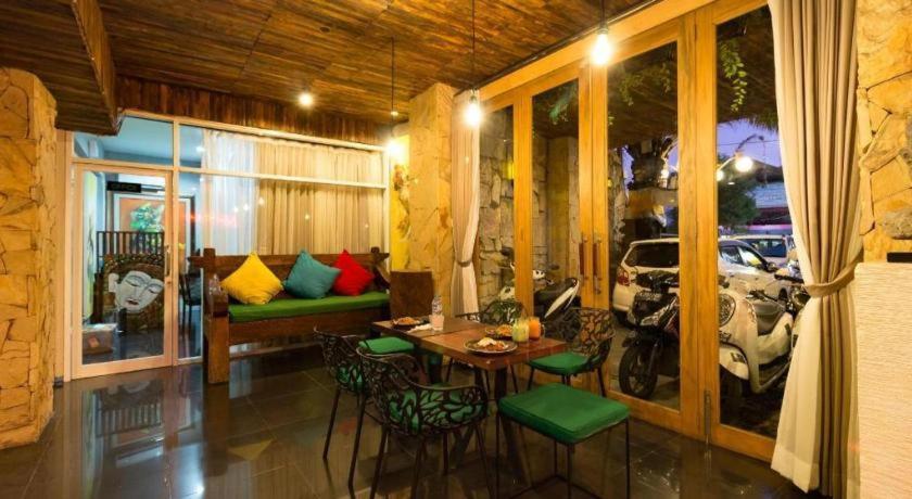 Hadi Poetra Hotel Kuta Lombok Esterno foto